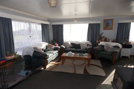 Photo of property in 122 Benmore Avenue, Cloverlea, Palmerston North, 4412