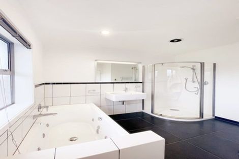 Photo of property in 38 Tui Glen Road, Birkenhead, Auckland, 0626