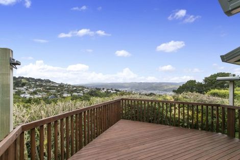 Photo of property in 2/7 Banksia Grove, Maungaraki, Lower Hutt, 5010