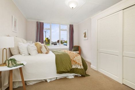 Photo of property in 14 Oxford Street, Tawa, Wellington, 5028