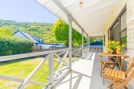 Photo of property in 22 Devon Street, Arrowtown, 9302