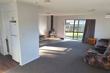 Photo of property in 22 Trevethick Grove, Woburn, Lower Hutt, 5010