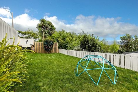 Photo of property in 220 Frankley Road, Frankleigh Park, New Plymouth, 4310