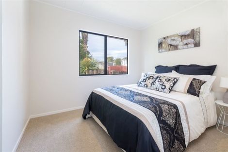 Photo of property in 12 Wren Place, Unsworth Heights, Auckland, 0632