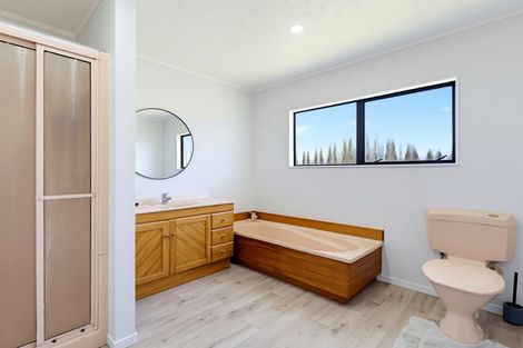 Photo of property in 10 Te Kupe Road, Paraparaumu Beach, Paraparaumu, 5032