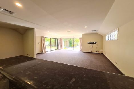 Photo of property in 4 Regalwood Close, Parklands, Christchurch, 8083