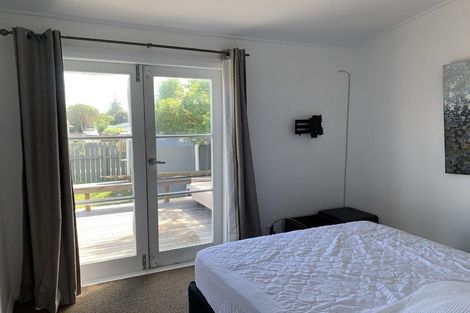 Photo of property in 52/52a Park Avenue, Waitarere Beach, Levin, 5510