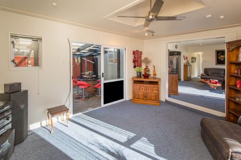 Photo of property in 79 Cuffs Road, Wainoni, Christchurch, 8061