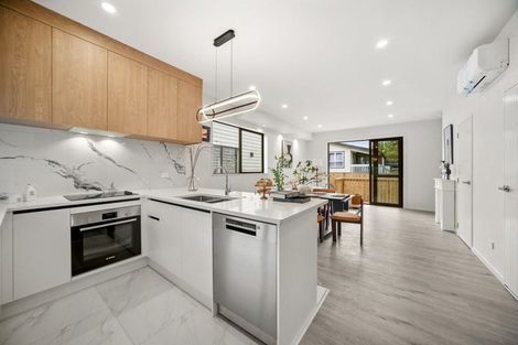 Photo of property in 21a Hillcrest Avenue, Hillcrest, Auckland, 0627