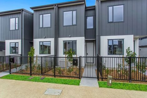 Photo of property in 24 Park Green Avenue, Rosehill, Papakura, 2113