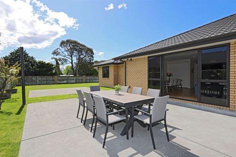 Photo of property in 2 Whittaker Place, Havelock North, 4130