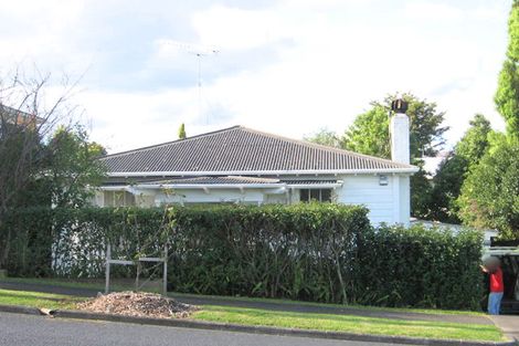 Photo of property in 4a Churchill Avenue, Manurewa, Auckland, 2102