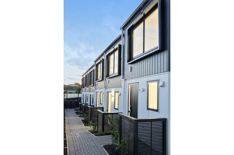 Photo of property in 3/11 Jaemont Avenue, Te Atatu South, Auckland, 0610