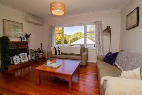 Photo of property in 38 Allington Road, Karori, Wellington, 6012