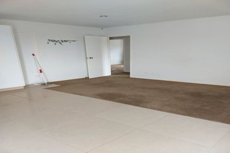 Photo of property in 9 Mcwhirters Farm Lane, Massey, Auckland, 0614