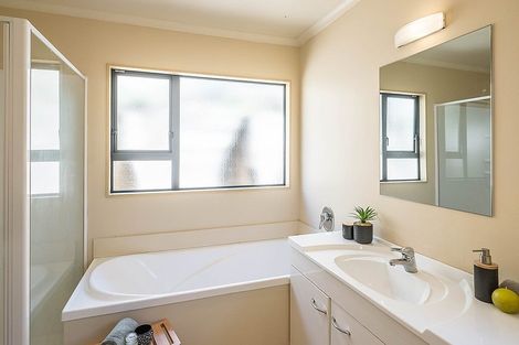 Photo of property in 17a Manuka Street, Miramar, Wellington, 6022