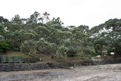 Photo of property in 3/23a Gladstone Road, Northcote, Auckland, 0627