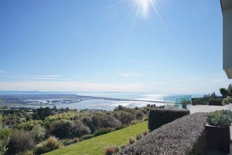 Photo of property in 5 Peregrine Close, Mount Pleasant, Christchurch, 8081