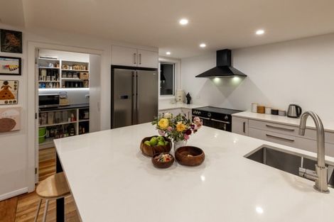 Photo of property in 35 Tennis Court Road, Raumati South, Paraparaumu, 5032