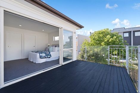 Photo of property in 7 Merlot Way, Te Atatu South, Auckland, 0610