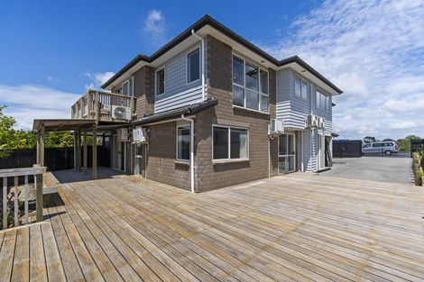 Photo of property in 627a Glenfield Road, Totara Vale, Auckland, 0629