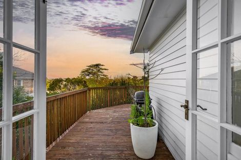 Photo of property in 317 Don Buck Road, Massey, Auckland, 0614