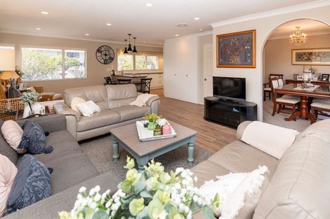 Photo of property in 2 Kaniere Place, Half Moon Bay, Auckland, 2012