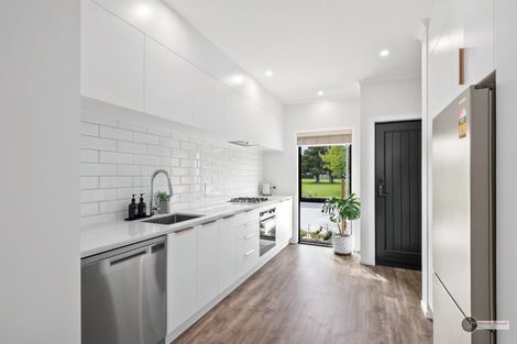 Photo of property in 33 Leo Waikari Crescent, Wallaceville, Upper Hutt, 5018