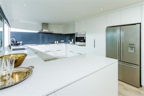 Photo of property in 15 The Strand, Takapuna, Auckland, 0622