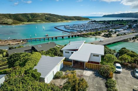 Photo of property in 58 Kiriwai Road, Paremata, Porirua, 5024