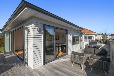 Photo of property in 52 Wainui Avenue, Point Chevalier, Auckland, 1022