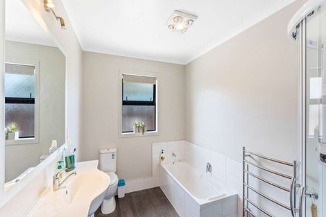Photo of property in 5 Byron Street, Trentham, Upper Hutt, 5018