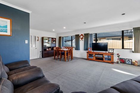 Photo of property in 333 Grenada Street, Papamoa Beach, Papamoa, 3118