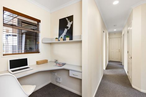 Photo of property in 6 Rosehill Way, Taradale, Napier, 4112