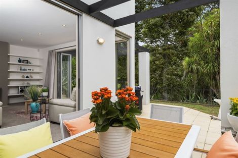 Photo of property in 3/44 Aberdeen Road, Campbells Bay, Auckland, 0620