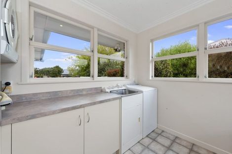 Photo of property in 28 Springfield Crescent, Enderley, Hamilton, 3214