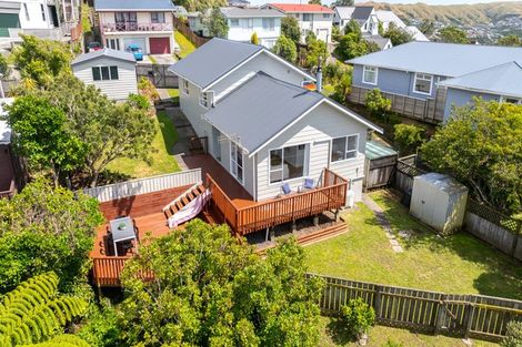 Photo of property in 8 Fitzpatrick Street, Newlands, Wellington, 6037