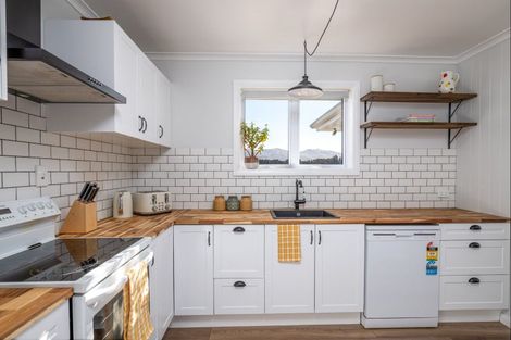 Photo of property in 11 Cemetery Road, Tarras, Cromwell, 9383