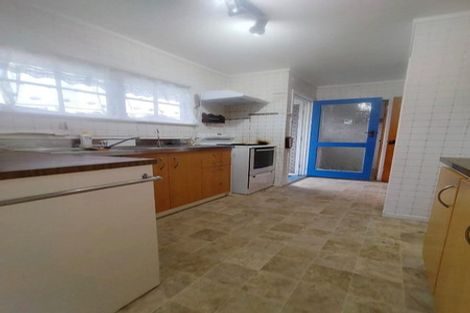 Photo of property in 16 Cottrell Place, Clendon Park, Auckland, 2103