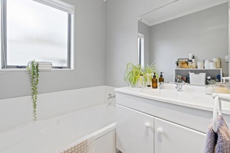 Photo of property in 5a Langstone Street, Welcome Bay, Tauranga, 3112