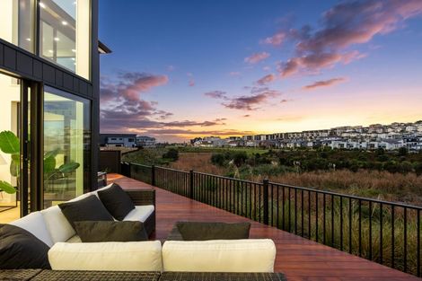 Photo of property in 51 Streamview Way, Long Bay, Auckland, 0630