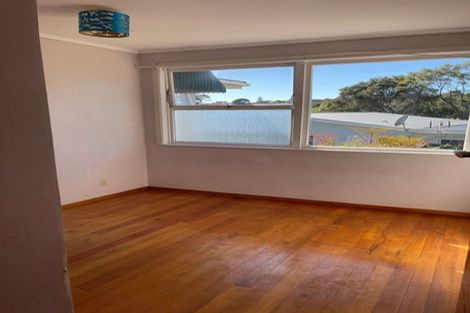 Photo of property in 16 Madison Place, Forrest Hill, Auckland, 0620