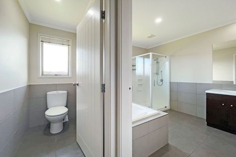 Photo of property in 2 Woodridge Drive, Flagstaff, Hamilton, 3210