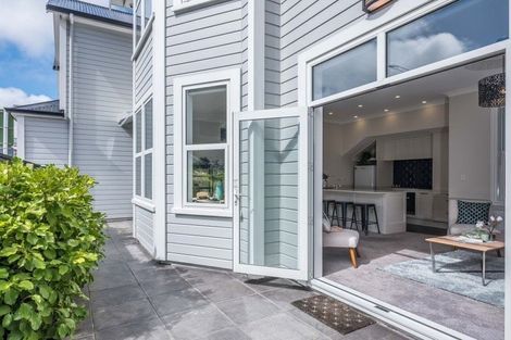 Photo of property in 51 Tinakori Road, Thorndon, Wellington, 6011