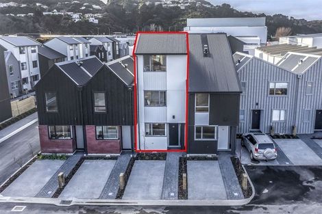 Photo of property in 21 John Street, Stokes Valley, Lower Hutt, 5019