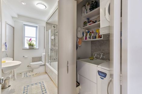 Photo of property in Wharenui Apartments, 274 Oriental Parade, Oriental Bay, Wellington, 6011