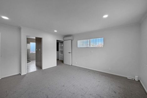 Photo of property in 65 Redcastle Drive, East Tamaki, Auckland, 2013