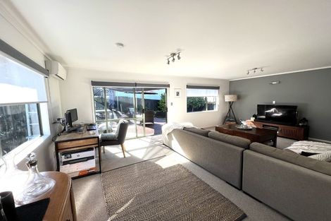 Photo of property in 2/287 Vipond Road, Stanmore Bay, Whangaparaoa, 0932