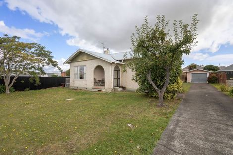 Photo of property in 10 Allardice Street, Dannevirke, 4930