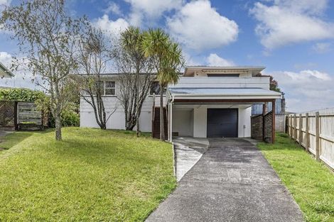Photo of property in 5 South Pacific Place, Henderson, Auckland, 0612
